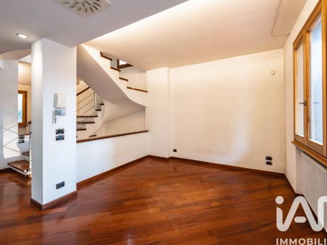 Villa Indipendente in vendita a Signa, Toscana