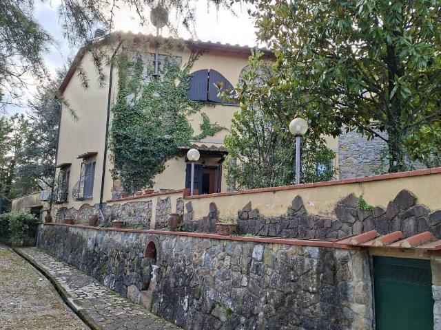 Villa Indipendente in vendita a Signa, Toscana