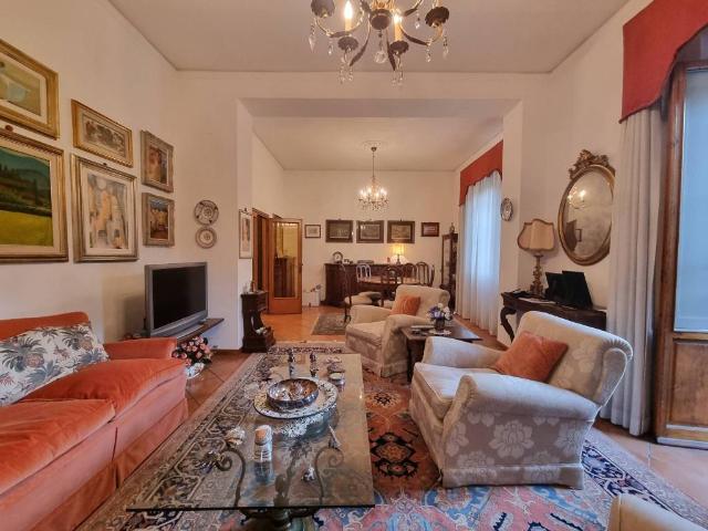 Villa Indipendente in vendita a Signa, Toscana