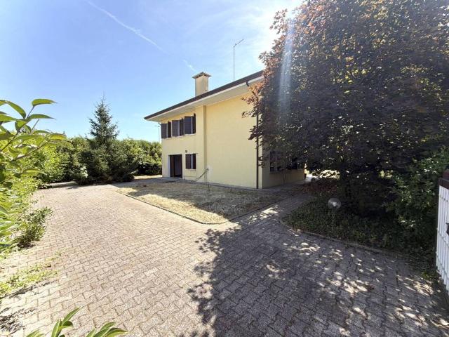 Villa Indipendente in vendita a Sant'Elena di Silea, Silea