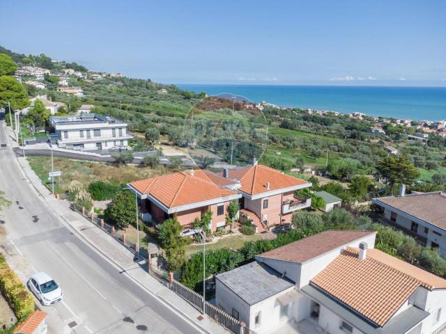 Villa Indipendente in vendita a San Silvestre, Silvi