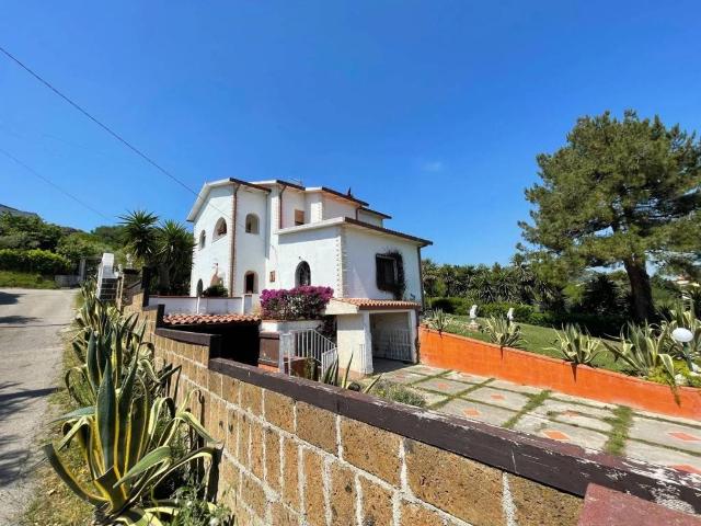 Villa Indipendente in vendita a San Silvestre, Silvi