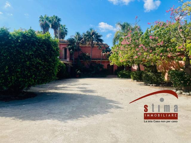 Villa Indipendente in vendita a Villaggio Elios, Siracusa