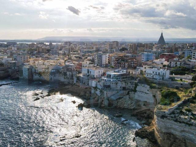 Villa Indipendente in vendita a Grottasanta, Siracusa