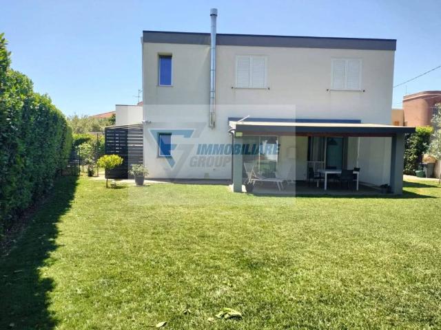 Villa Indipendente in vendita a Canalicchio, Siracusa