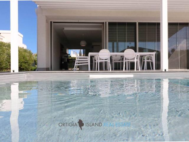 Villa Indipendente in vendita a Villaggio Elios, Siracusa