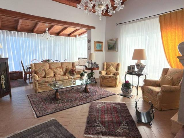 Villa Indipendente in vendita a Siracusa, Sicilia
