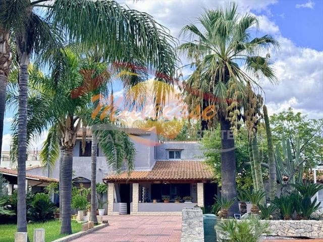 Villa Indipendente in vendita a Villaggio Elios, Siracusa