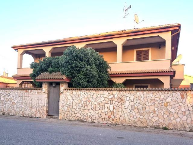 Villa Indipendente in vendita a Epipoli, Siracusa