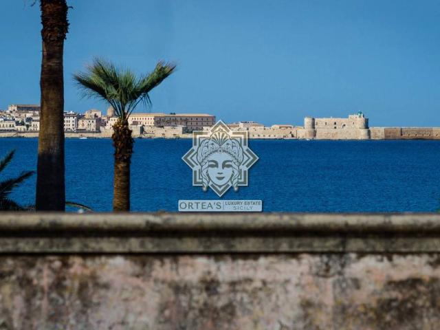 Villa Indipendente in vendita a Villaggio Elios, Siracusa