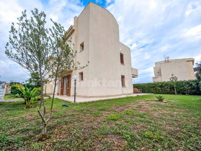 Villa Indipendente in vendita a Villaggio Elios, Siracusa