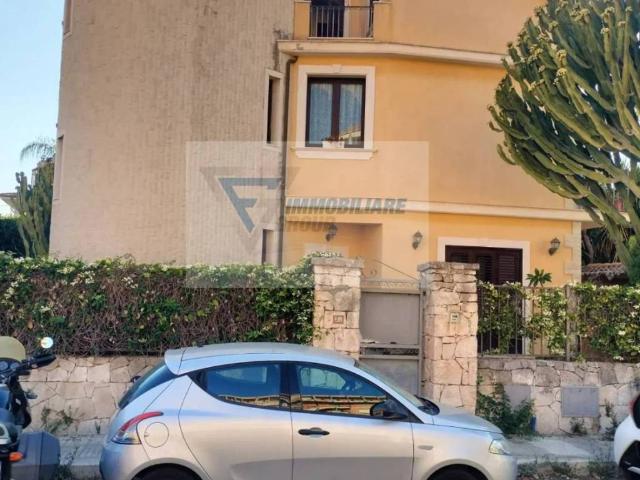 Villa Indipendente in vendita a Tiche, Siracusa