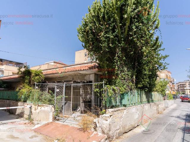 Villa Indipendente in vendita a Grottasanta, Siracusa