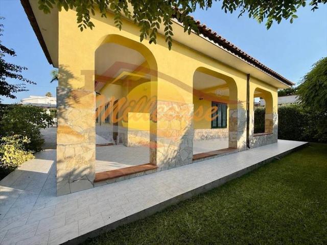 Villa Indipendente in vendita a Siracusa, Sicilia