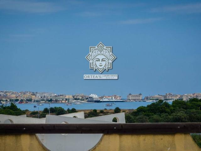 Villa Indipendente in vendita a Villaggio Elios, Siracusa
