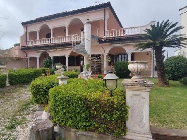 Villa Indipendente in vendita a Canalicchio, Siracusa