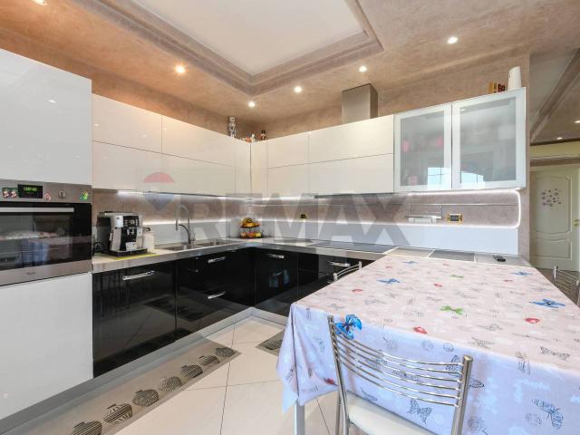Villa Indipendente in vendita a Lugana, Sirmione