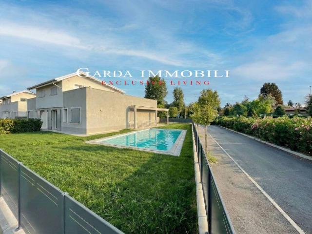 Villa Indipendente in vendita a Lugana, Sirmione