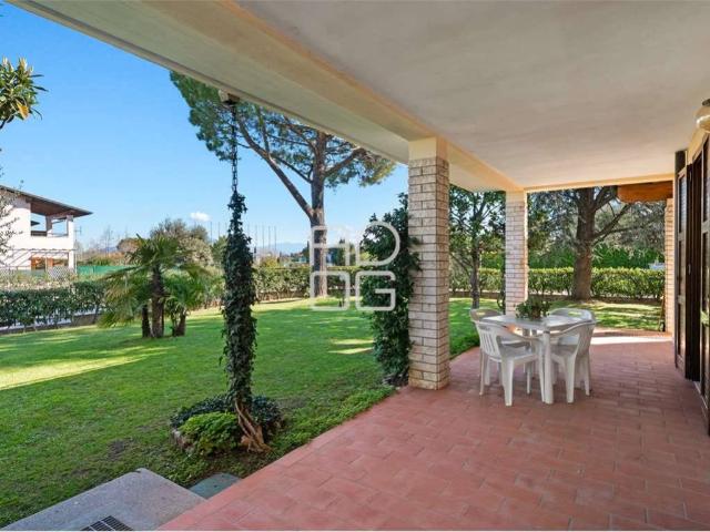 Villa Indipendente in vendita a Lugana, Sirmione