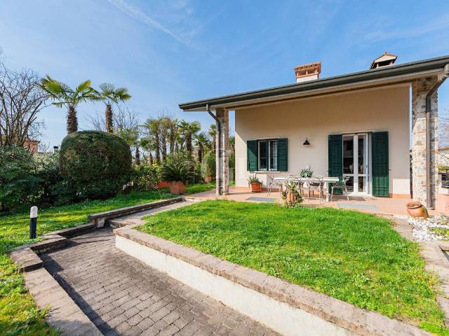 Villa Indipendente in vendita a Lugana, Sirmione