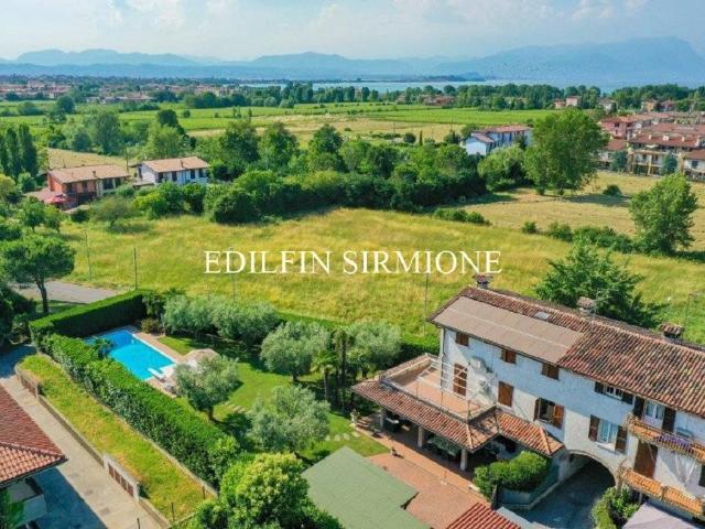 Villa Indipendente in vendita a Lugana, Sirmione
