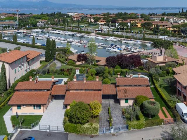 Villa Indipendente in vendita a Lugana, Sirmione