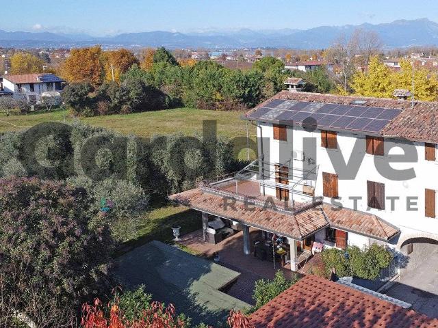 Villa Indipendente in vendita a Lugana, Sirmione