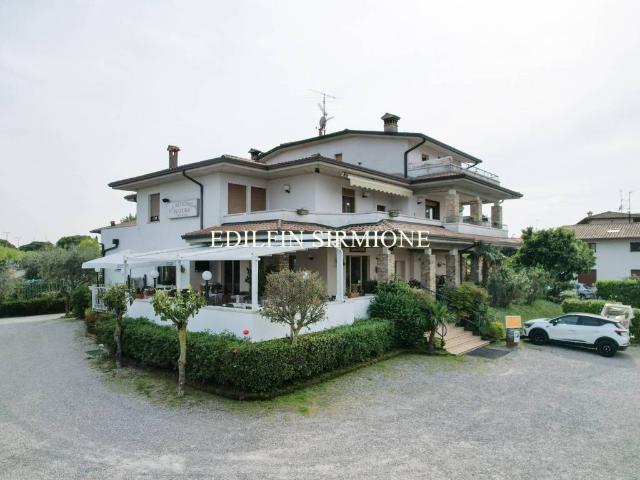Villa Indipendente in vendita a Lugana, Sirmione