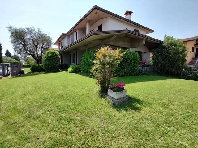 Villa Indipendente in vendita a Sirmione, Lombardia