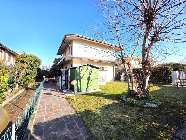 Villa Indipendente in vendita a Lugana, Sirmione