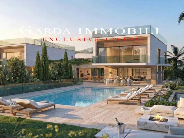 Villa Indipendente in vendita a Sirmione, Lombardia