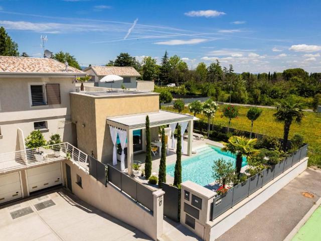 Villa Indipendente in vendita a Lugana, Sirmione
