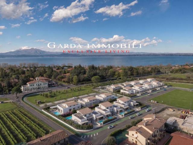 Villa Indipendente in vendita a Peschiera Del Garda, Veneto