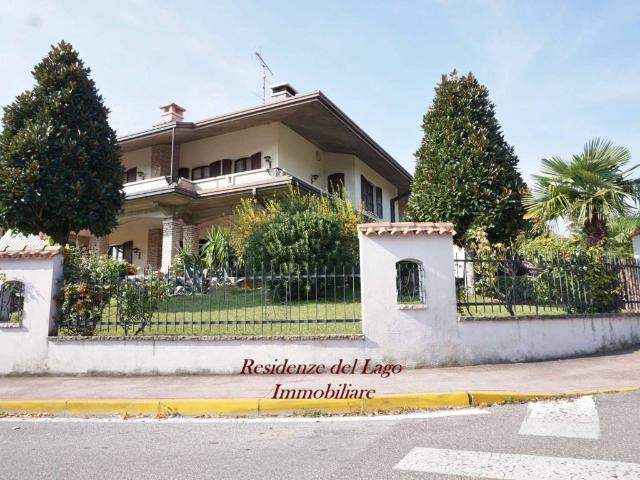 Villa Indipendente in vendita a Lugana, Sirmione