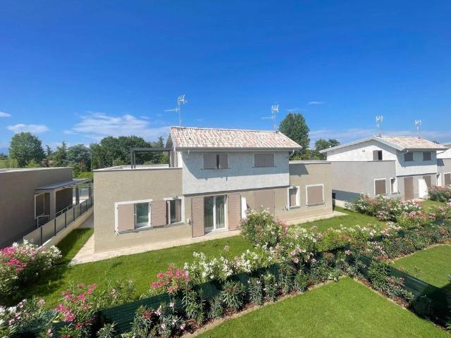 Villa Indipendente in vendita a Lugana, Sirmione