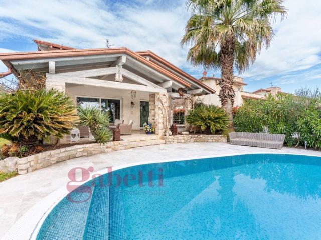 Villa Indipendente in vendita a Chiodi, Sirmione