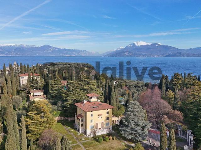 Villa Indipendente in vendita a Sirmione, Lombardia