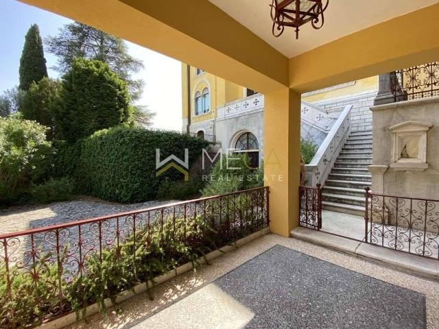 Villa Indipendente in vendita a Sirmione, Lombardia
