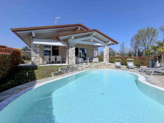 Villa Indipendente in vendita a Chiodi, Sirmione