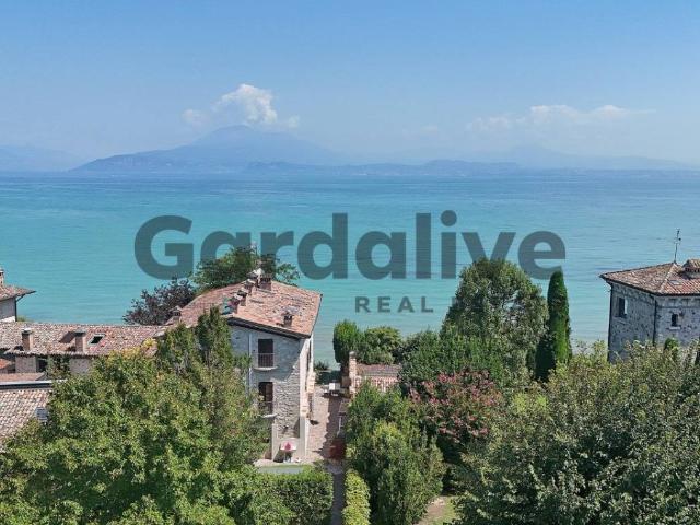 Villa Indipendente in vendita a Lugana, Sirmione