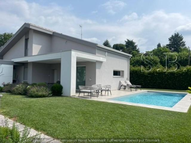 Villa Indipendente in vendita a Lugana, Sirmione