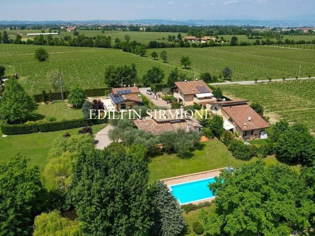 Villa Indipendente in vendita a Lugana, Sirmione