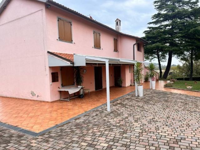 Villa Indipendente in vendita a Marche, Ancona
