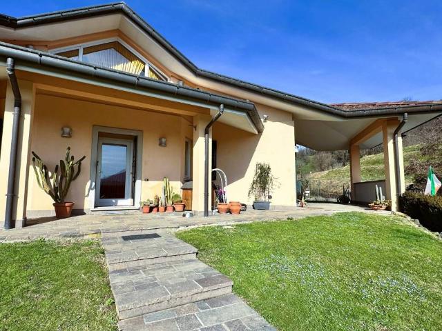 Villa Indipendente in vendita a Sirone, Lombardia