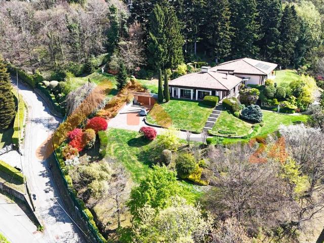 Villa Indipendente in vendita a Ca' Nova, Sirtori