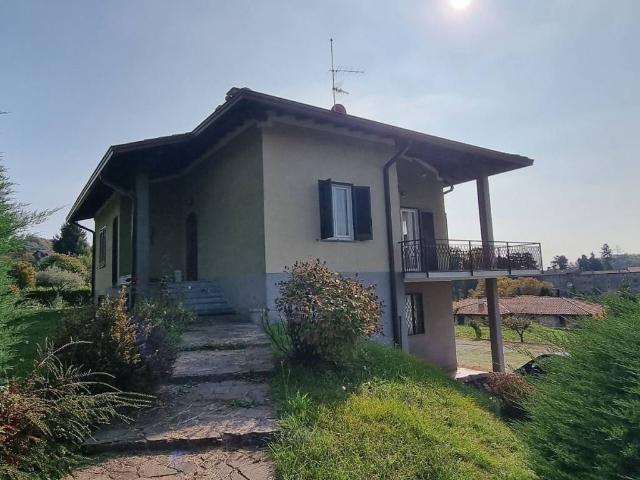 Villa Indipendente in vendita a Ca' Nova, Sirtori