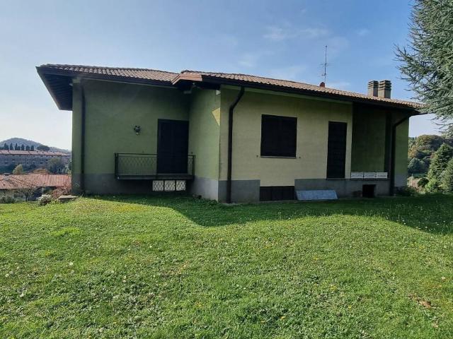 Villa Indipendente in vendita a Ca' Nova, Sirtori