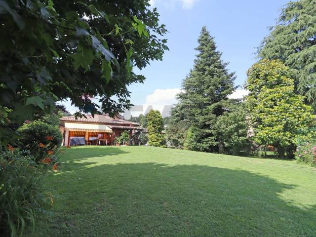 Villa Indipendente in vendita a Ca' Nova, Sirtori