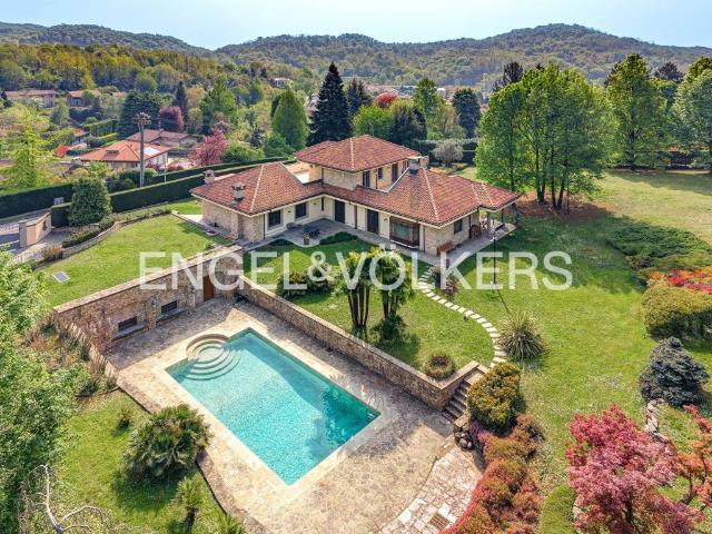 Villa Indipendente in vendita a Ca' Nova, Sirtori