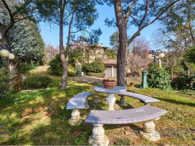 Villa Indipendente in vendita a Ca' Nova, Sirtori